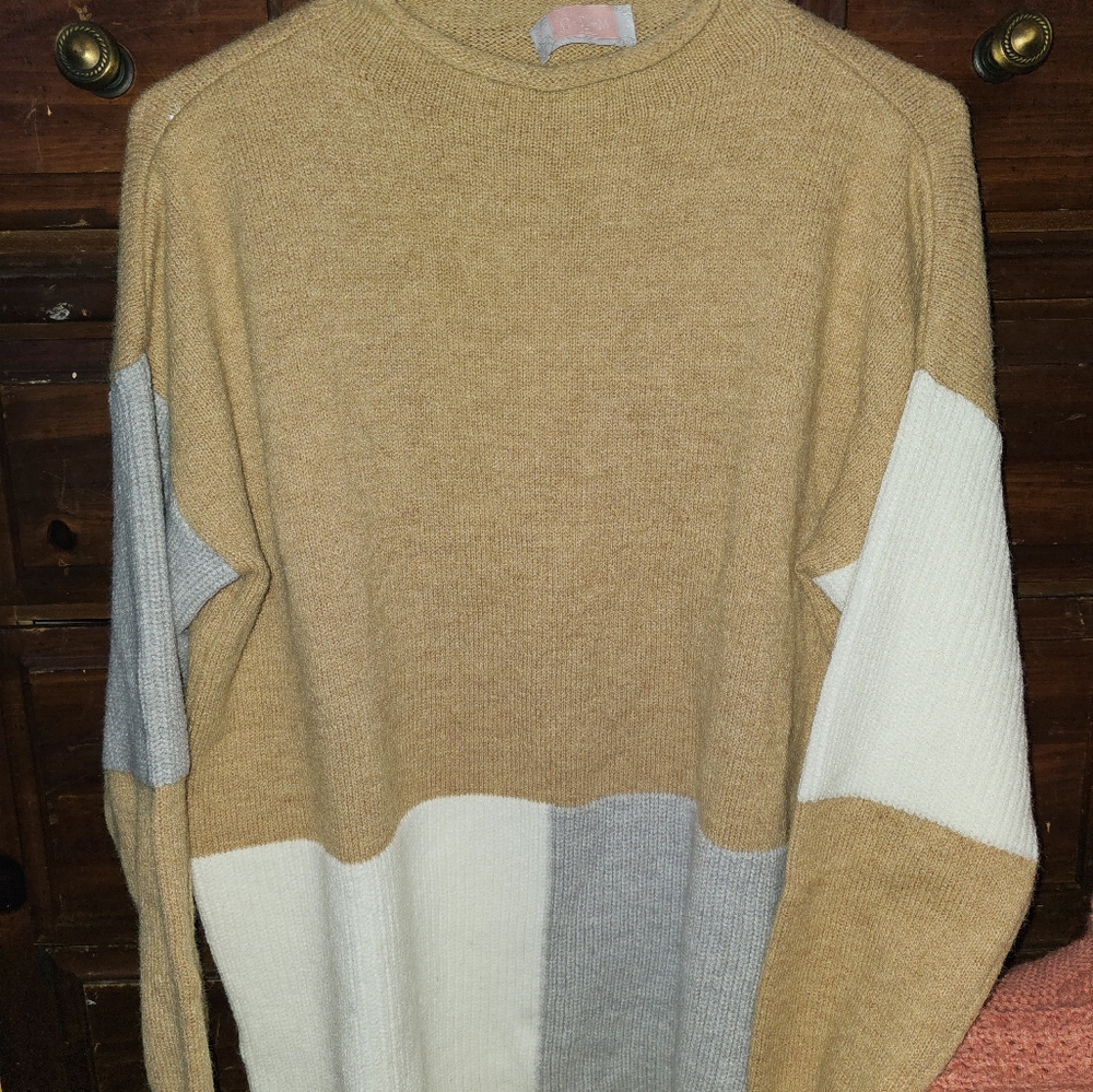 !!.           Ladies L pullover sweater